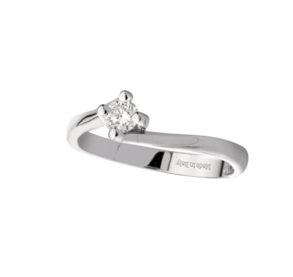 Anillo de oro blanco y diamante engarzado