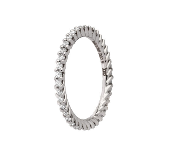 Anillo de oro blanco y diamantes